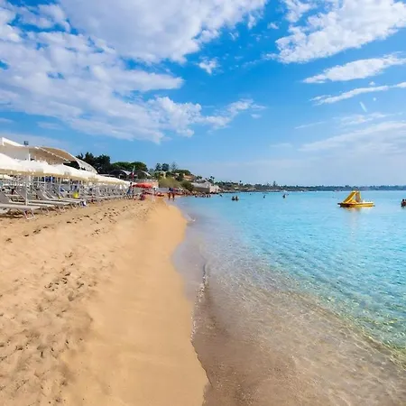 Seaside - Retreat With Jacuzzi * Syracuse