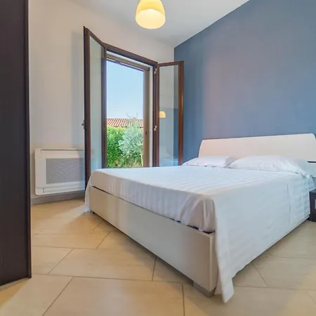 Seaside - Retreat With Jacuzzi Villa