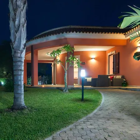 Seaside - Retreat With Jacuzzi * Syracuse