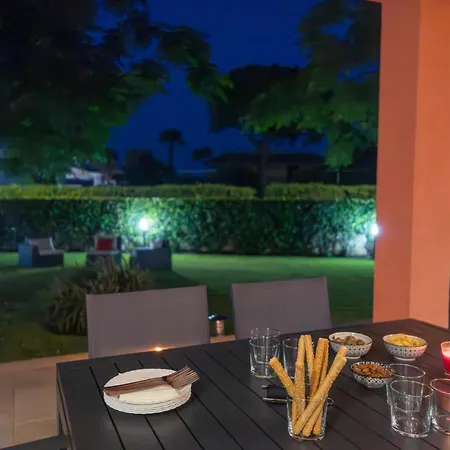 Seaside - Retreat With Jacuzzi *