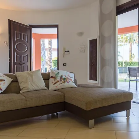Seaside - Retreat With Jacuzzi Villa *
