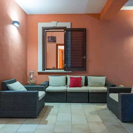 Villa Seaside - Retreat With Jacuzzi *