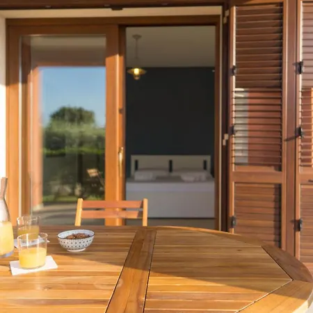 Seaside - Retreat With Jacuzzi Syracuse
