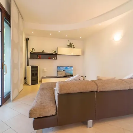 Villa Seaside - Retreat With Jacuzzi Syracuse