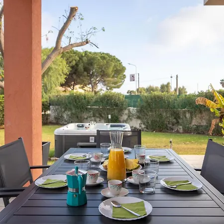 Villa Seaside - Retreat With Jacuzzi *