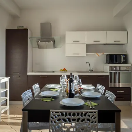 Villa Seaside - Retreat With Jacuzzi Syracuse