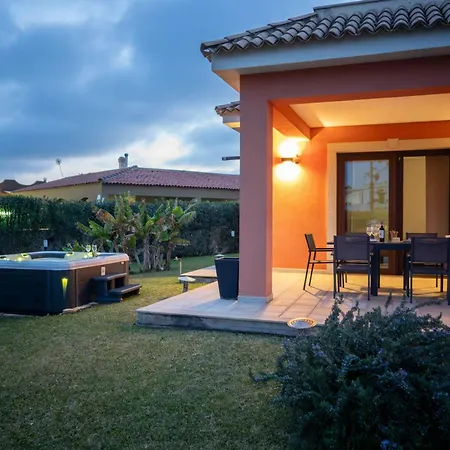 Seaside - Retreat With Jacuzzi Syracuse